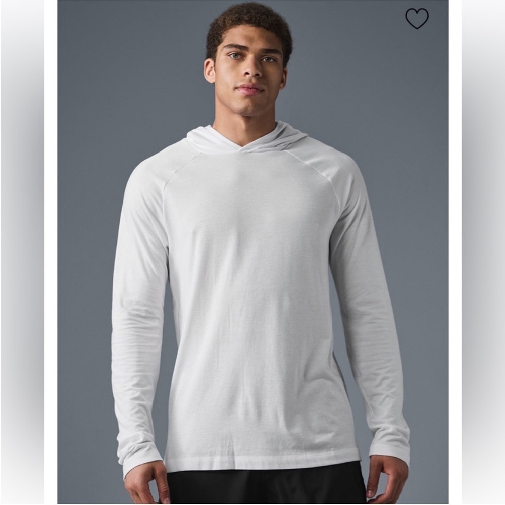 ALO Yoga Men's Lightweight Hooded Long-Sleeve Tee in Light Gray
